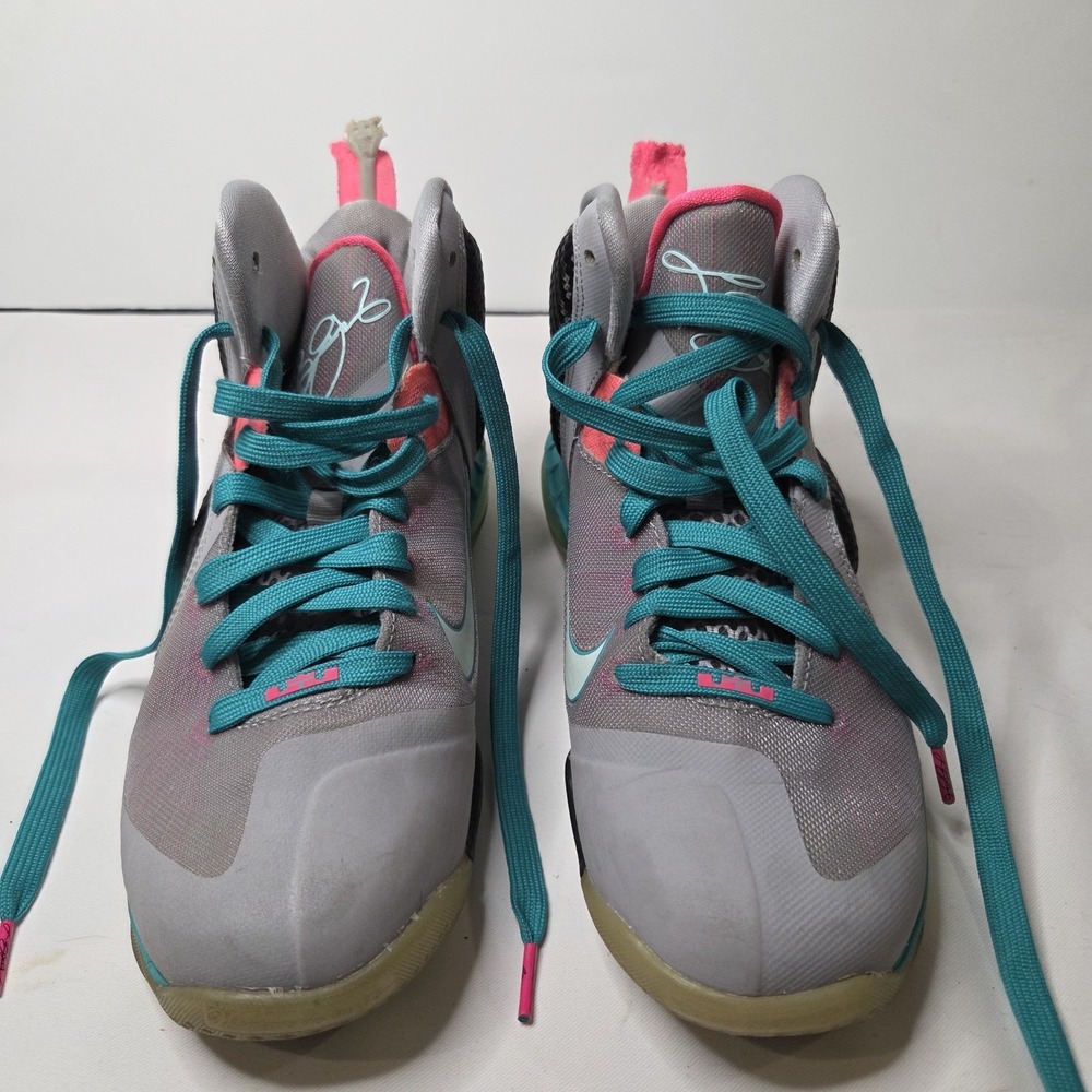 Nike LeBron 9 GS South Beach Wolf Grey Pink 472664-006 Size 6Y Flaws